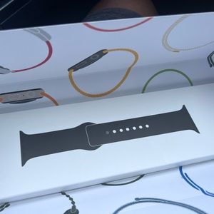 iPhone 13 pro max & a series 7 watch brand new never used. & both unlocked